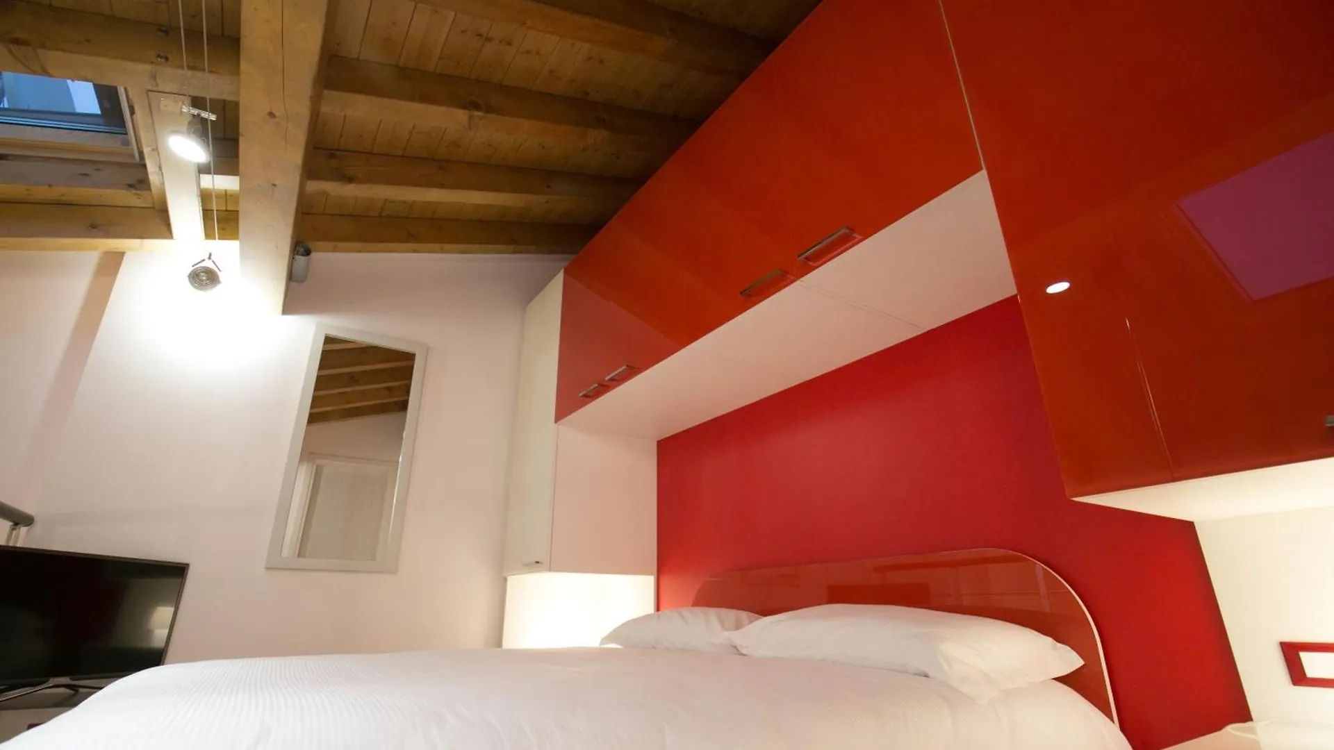 Versoverde Hotel Alzaia Naviglio Grande Mediolan 2*,  Włochy