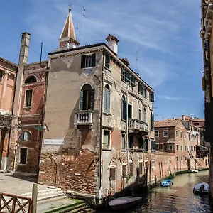 Le Sorelle , Venise Italie