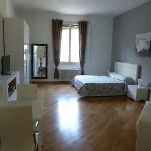 https://residenza-piazza-santo-stefano.emilia-romagnahotels.net