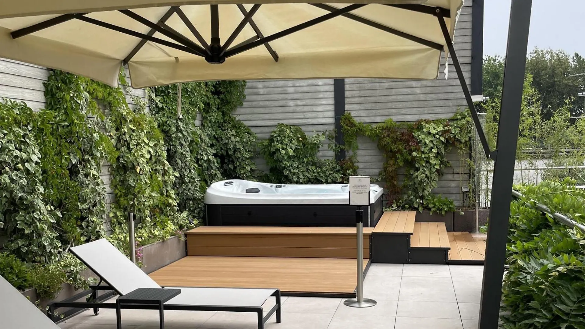 ** Aparthotel Versoverde Alzaia Naviglio Grande Milaan Italië